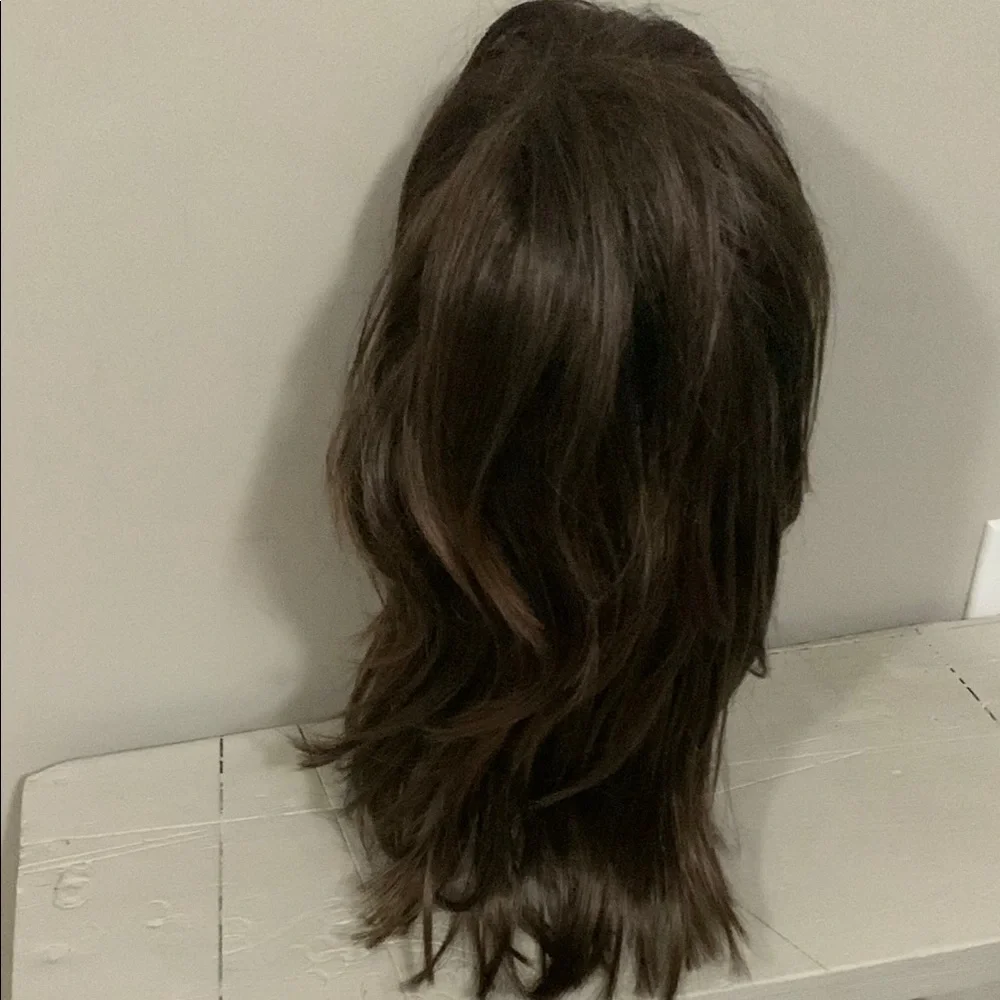 Revlon Brown Layered Hair with Sleek Face-Framing Layers - Picture 7 of 12